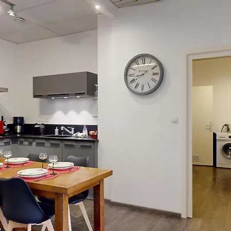 Renove, 3 Ch. Avec Parking Prive, Hyper-centre Apartment *