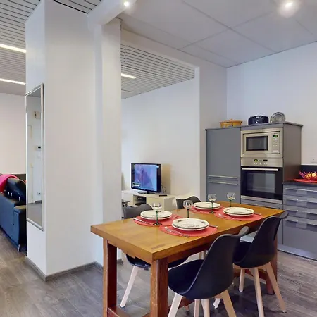 Renove, 3 Ch. Avec Parking Prive, Hyper-centre Apartment *